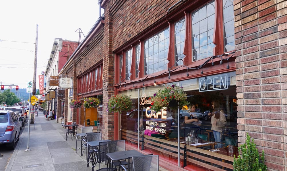 Dog-Friendly Things To Do In Portland: Hawthorne District - Portland Pet Food Company